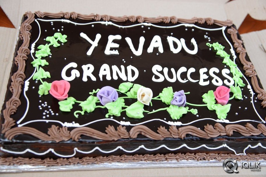 Yevadu-Movie-Success-Meet
